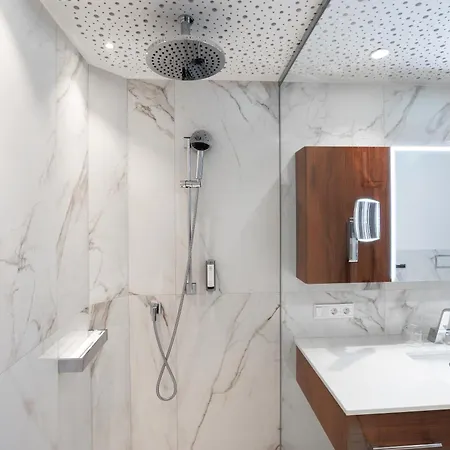 Trofana Royal 5 Otel 5*